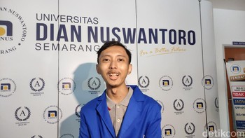 Ghozali akhirnya mau menjumpai wartawan. Dia adalah mahasiswa semester 7 di Fakultas Ilmu Komputer Prodi Animasi D-4 Udinus Semarang (Foto: Angling Adhitya Purbaya/detikcom)