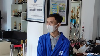 Sultan Gustaf Al Ghozali (22) menjual foto selfie NFT di OpenSea dan mendapat miliaran rupiah. Dia pun menjadi fenomena di Indonesia (Foto: Angling Adhitya Purbaya/detikcom)