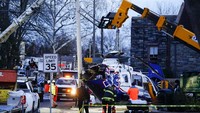 Administrasi Penerbangan Federal mengatakan pesawat itu adalah helikopter medis Eurocopter EC135 dan badan tersebut sedang menyelidiki, bersama dengan Dewan Keselamatan Transportasi Nasional.