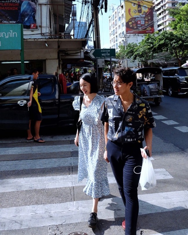 Jeanne dan Ardhito sangat jarang mengekspos kemesraan mereka di media sosial. Pelantun Sudah itu pernah mengunggah foto bersama sang kekasih di 2019.Foto: Instagram @jeannetasfdl