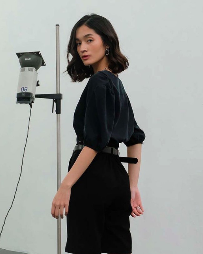 Jeanne memiliki profesi sebagai model. Dia tergabung dalam agensi modelling Wyn Models. Foto: dok. Instagram/@jeannetasfdl