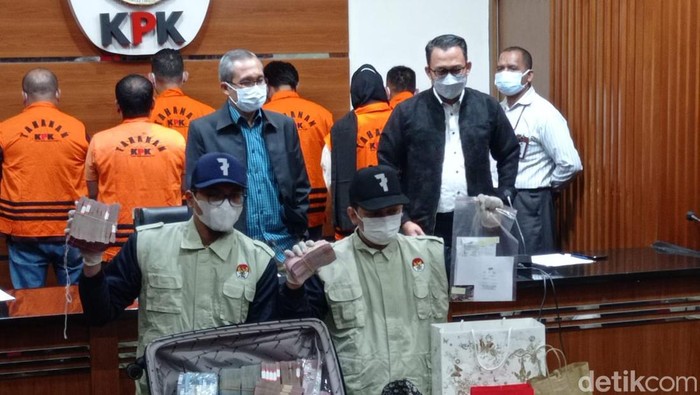 Jumpa pers OTT KPK Bupati Penajem Paser Utara, Abdul Gafur