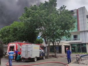 Pabrik Sepatu di Sidoarjo Kebakaran