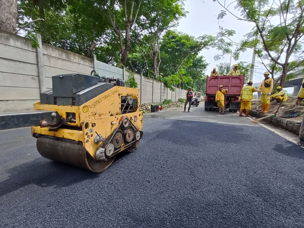 Kondisi perbaikan jalan untuk trek street race di Ancol (Wildan-detikcom)