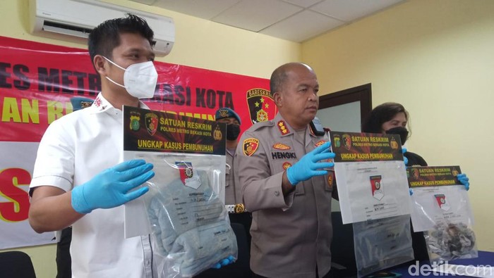 Konferensi pers soal pembunuhan wanita di Bekasi (Fakhri Fadlurrohman/detikcom)