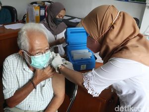 Ridwan Kamil Jelaskan Skema Vaksinasi Booster di Jabar