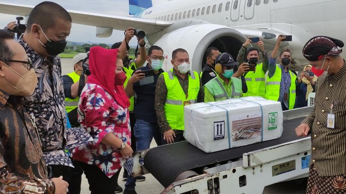 Layanan kargo perdana Semarang-Singapura