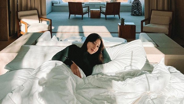 Resor tempat Nikita menginap begitu mewah. Berada di tengah gurun, pemandangannya terdiri dari ngarai, mesa dan bukit. (Nikita Willy/Instagram) Resor tempat Nikita menginap begitu mewah. Berada di tengah gurun, pemandangannya terdiri dari ngarai, mesa dan bukit. (Nikita Willy/Instagram)