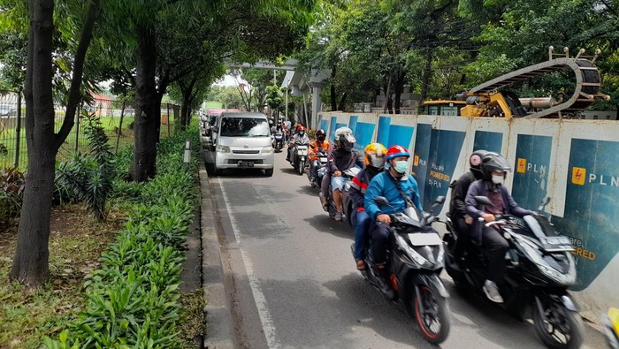 Lokasi galian yang membuat macet TB Simatupang, Kamis (13/1/2022)