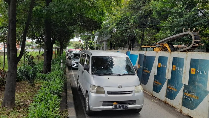 Lokasi galian yang membuat macet TB Simatupang, Kamis (13/1/2022)