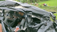 Polisi dari Polsek Tongas, unit laka lantas Satlantas Polres Probolinggo, dan Polsuska PT Kereta Api masih dilokasi kejadian untuk melakukan olah TKP dan mengamankan barang bawaan korban. Evakuasi mobil hancur juga dilakukan untuk dibawa ke kantor Laka Lantas Polres Probolinggo.