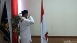 Momen Eks Napiter Cium Bendera Merah Putih di Lapas Garut