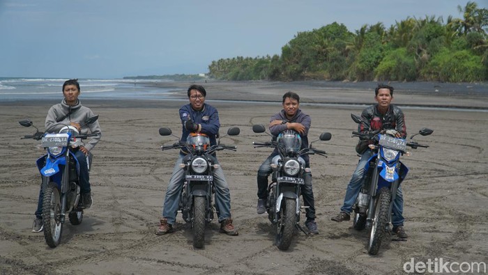 Momotoran di Hitamnya Pasir Pasut Bali Momotoran di Hitamnya Pasir Pasut Bali