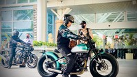 Saat peninjauan Sirkuit Mandalika untuk gelaran MotoGP 2022, tampilan motornya kembali mendapat sentuhan berbeda. Style motor ini disebut Neo Retro Bobber. Foto: Biro Pers Sekretariat Presiden
