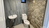 Kamar mandi di kamar kabin Puncak Robin.