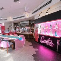 Meski terlihat cukup meriah, Siti Nurhaliza tidak menggelar pesta yang glamour seperti kebanyakan selebriti seusianya. Pelantun Aku Cinta Pandamu tersebut malah mengangkat tema Barbie. Foto: Dok. Instagram @ctdk