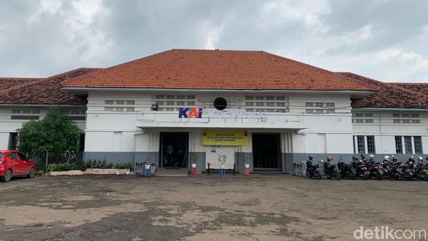 Stasiun Karawang.