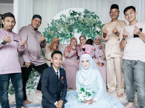 Viral definisi jodoh di depan mata.