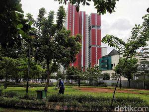 Nakes di RSDC Wisma Atlet Gelar Upacara HUT ke-77 RI