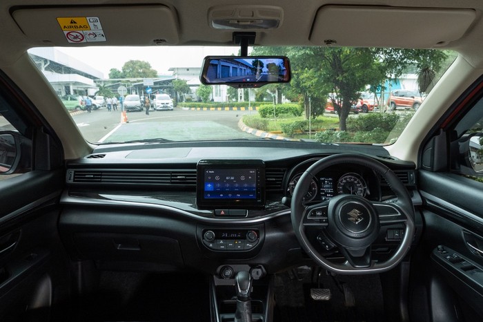 Agar kaca mobil tidak berjamur