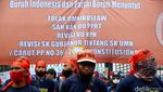 Buruh Kembali Padati Depan Gedung DPR RI Tolak UU Cipta Kerja