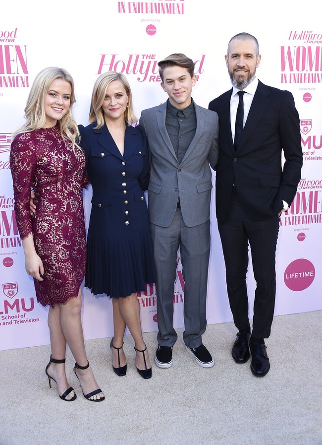 Deacon PhillippeMewarisi wajah rupawan orang tuanya, Deacon Phillippe dianggap sebagai bayi nepotisme terbaru di industri Hollywood. Anak kedua Ryan Phillippe dan Reese Witherspoon itu baru saja mencoba dunia akting dengan membintangi serial Netflix Never Have I Ever.Foto: Jordan Strauss/Invision/AP