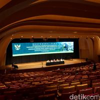 Jokowi bakal meresmikan Gedung Pusat Pembelajaran milik Universitas Katolik Parahyangan. Gedung ini memiliki auditorium yang diklaim terbaik se-Asia Tenggara.