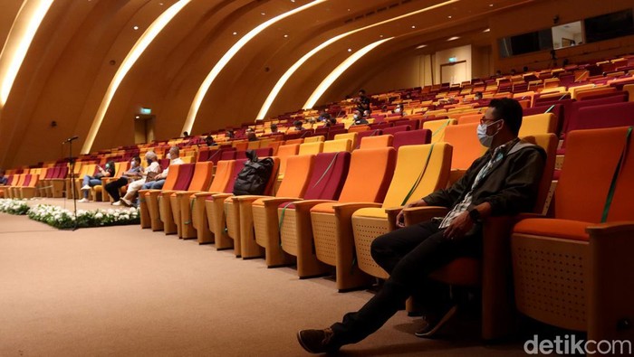 Jokowi bakal meresmikan Gedung Pusat Pembelajaran milik Universitas Katolik Parahyangan. Gedung ini memiliki auditorium yang diklaim terbaik se-Asia Tenggara.