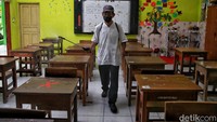 Jika hasil PCR siswa negatif maka kegiatan belajar di sekolah tersebut akan kembali digelar pada Senin (17/1) mendatang.