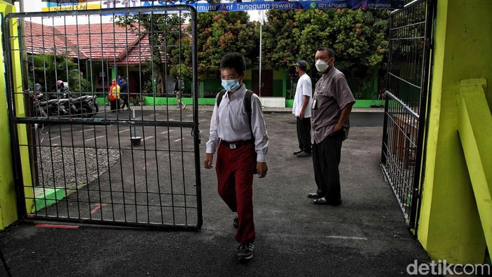 Cegah Corona, Siswa SD di Jakarta Jalani Swab Tes Massal Siswa di SDN Jati 01 Pagi, Pulo Gadung, Jakarta Timur, jalani swab tes massal. Tes dilakukan sebagai upaya cegah penyebaran virus Corona di lingkungan sekolah.