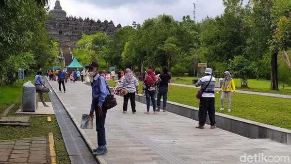 Menparekraf Sandiaga Uno memastikan pembangunan concourse ini tidak menyalahi guidance dan tidak menyalahi kaidah. Pembangunan telah dikonsultasikan dengan pihak-pihak yang berkompeten. (Eko Susanto/detikTravel) Menparekraf Sandiaga Uno memastikan pembangunan concourse ini tidak menyalahi guidance dan tidak menyalahi kaidah. Pembangunan telah dikonsultasikan dengan pihak-pihak yang berkompeten. (Eko Susanto/detikTravel)