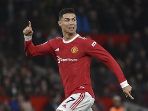 Menghitung Koleksi Mobil Ronaldo, Mulai dari Ferrari hingga Bugatti