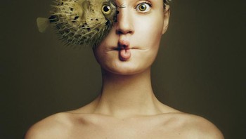 Ia juga pernah melakukan pameran di Louvre, Prancis. Foto: Instagram/floraborsiofficial