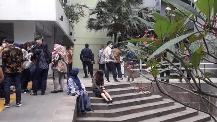 Gempa Terasa di Jakarta, Pegawai PUPR Berhamburan Keluar Gedung Gempa Terasa di Jakarta, Pegawai PUPR Berhamburan Keluar Gedung