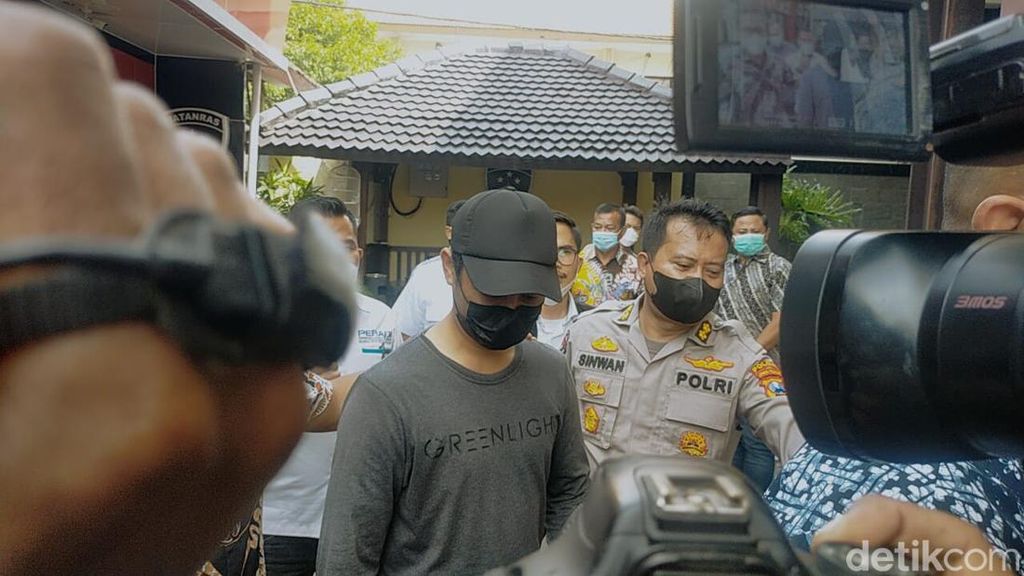 Hadfana Firdaus Penendang Sajen Ditangkap, Netizen: Alhamdulillah