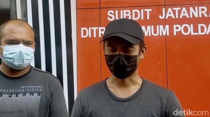 Hadfana Firdaus ditetapkan sebagai tersangka pria yang menendang sesajen di lokasi gunung Semeru, Lumajang, Jawa Timur.