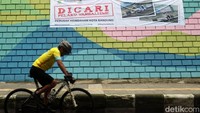 Dia mengatakan saat ini keberadaan CCTV lebih merekam situasi arus lalu lintas. Yana menginginkan ke depannya fungsi kamera CCTV bisa menyorot fasilitas publik. Yana pun mengajak masyarakat turut menjaga fasilitas umum di Kota Bandung. Selain itu, warga jangan takut merekam ulah pelaku vandalisme atau perusak fasilitas publik.