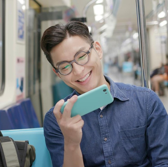 8 Alasan Cowok Lama Balas Chat Pacar, Ada yang Bikin Nyesek & Overthinking