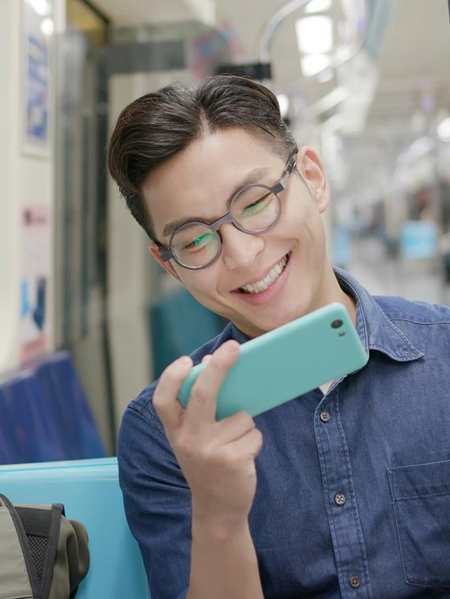 8 Alasan Cowok Lama Balas Chat Pacar, Ada yang Bikin Nyesek & Overthinking