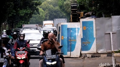Ini Loh, Proyek Galian Kabel yang Bikin Macet Jalan TB Simatupang