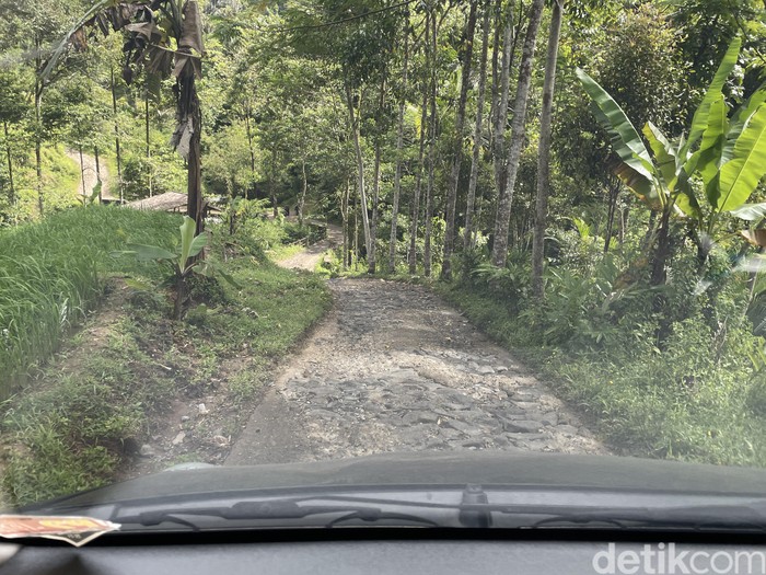 Jalan ke Kampung Adat Ciptagelar