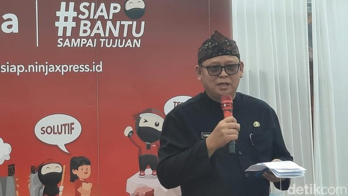 Kepala Dinas KUK Jawa Barat Kusmana Hartadji