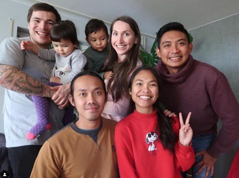 Kisah cinta beda negara viral di media sosial.