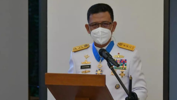 Rektor Unhan memiliki gelar profesor Sosiologi Keamanan