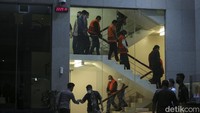 Abdul Gafur Masud diketahui ditangkap KPK di salah satu mal di kawasan Senayan, Jakarta. Selain Abdul Gafur, ada 10 orang lain yang terjaring OTT KPK.