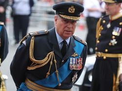 Alasan Pangeran Andrew Dilarang Pakai Seragam Militer di Pemakaman Ratu Elizabeth II