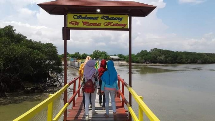 Pantai Kutang, Pantai Indah Seunik Namanya