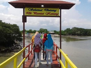Pesona Alam Pantai Kutang Lamongan yang Eksotik Tak Terbantahkan