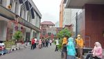Potret Kepanikan Warga Jakarta Diguncang Gempa Kuat