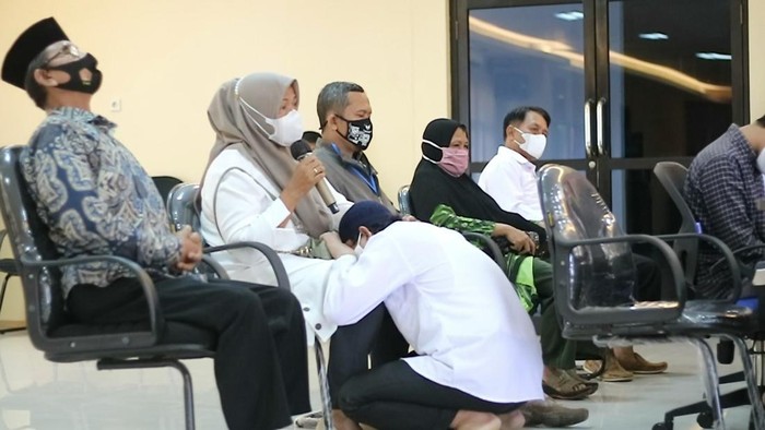Pencuri Besi PT KAI di Subang Bertobat